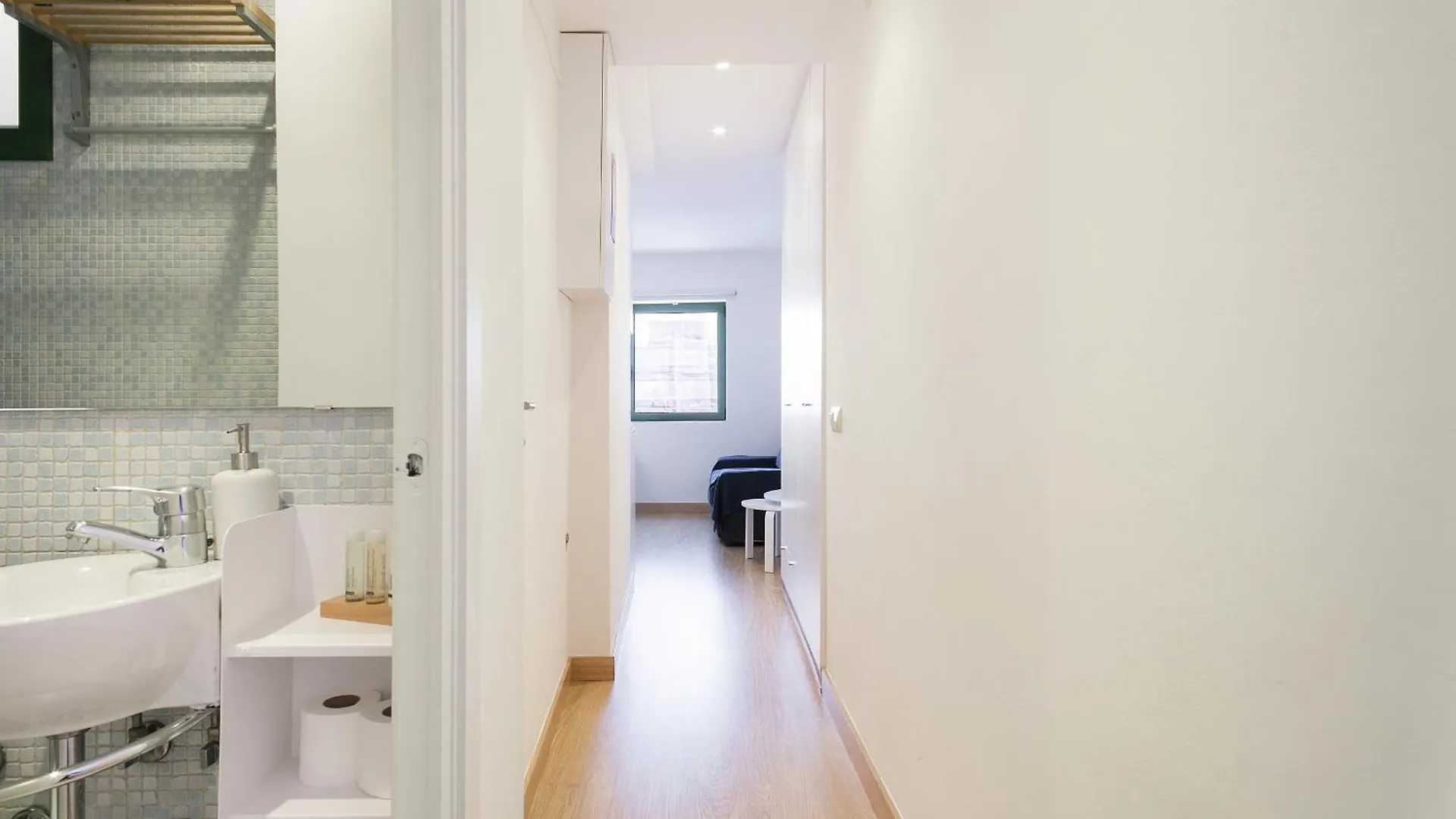 Ola Living Vidreria Apartment Barcelona Spain